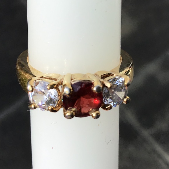 Sparkling Vintage Garnet Sterling Silver Ring with Gold Plate Size 6 1/2 - Picture 13 of 14